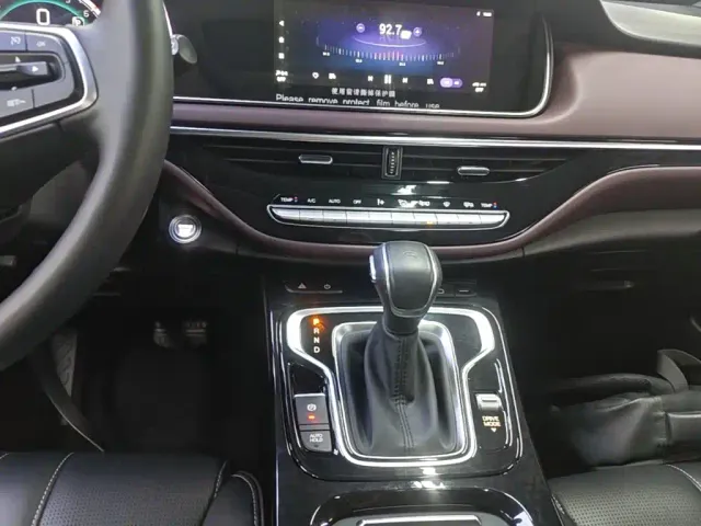 GAC Trumpchi M6 — Фото автомобиля 13