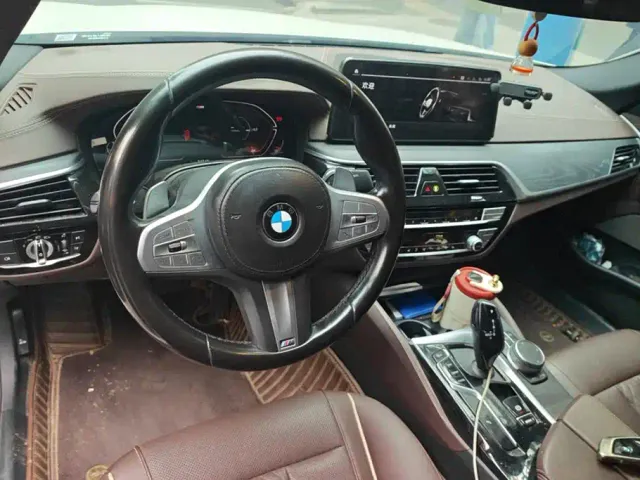 BMW 5 Series — Фото автомобиля 12