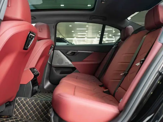 BMW 5 Series — Фото автомобиля 13