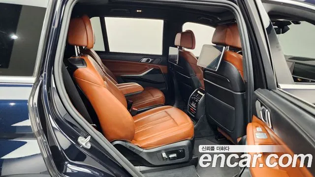 BMW X7 — Фото автомобиля 8