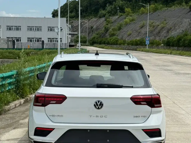Volkswagen T-Roc — Фото автомобиля 4