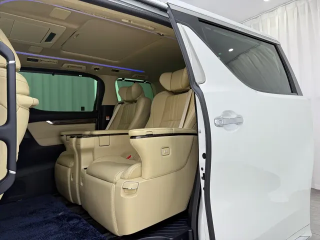 Toyota Vellfire — Фото автомобиля 6