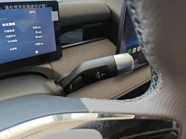 Geely Galaxy Xingyao 8 — Фото автомобиля 13