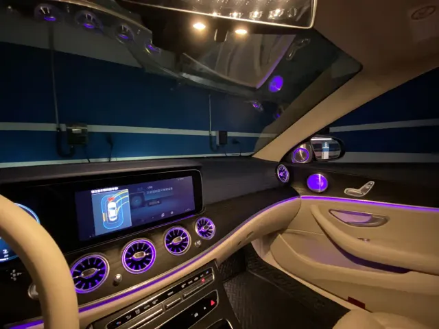 Mercedes-Benz E-Class — Фото автомобиля 11
