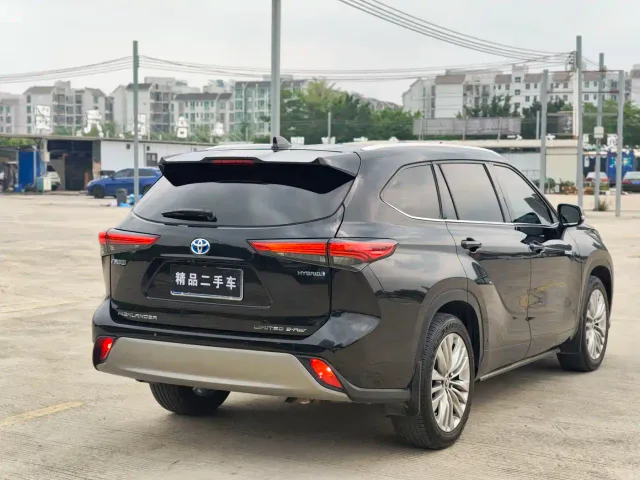 Toyota Highlander — Фото автомобиля 10