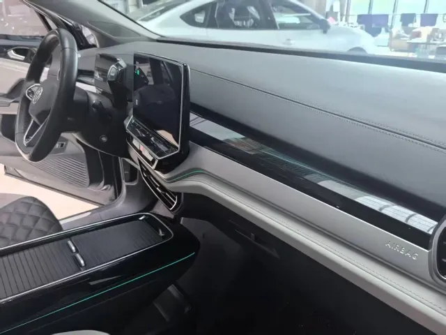 Volkswagen ID.6 Crozz — Фото автомобиля 16