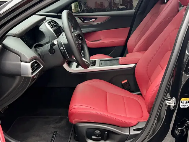 Jaguar XEL — Фото автомобиля 12