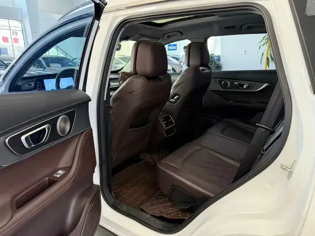 Chery Tiggo 8 PRO 2022 290T 2WD Vast Version 5-Seater — Фото автомобиля 6