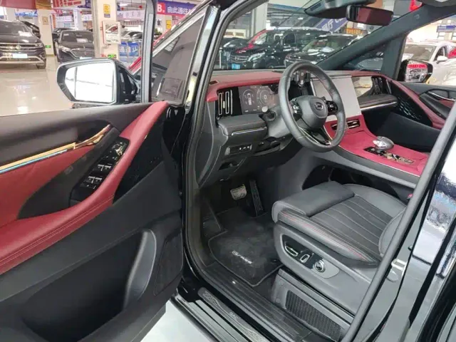 GAC Trumpchi M8 — Фото автомобиля 15
