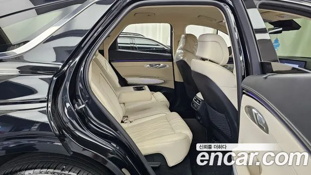 Genesis GV70 — Фото автомобиля 17