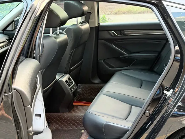 Honda Accord — Фото автомобиля 8
