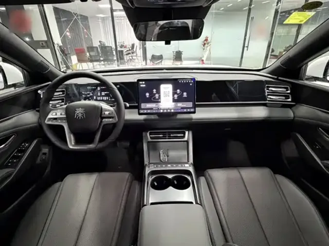 BYD Qin L — Фото автомобиля 10