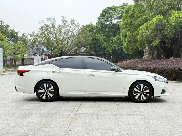 Nissan Teana — Фото автомобиля 9