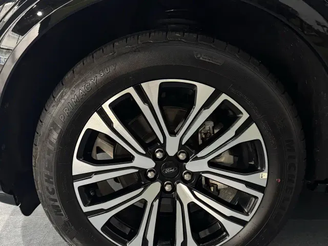 Ford Explorer — Фото автомобиля 19
