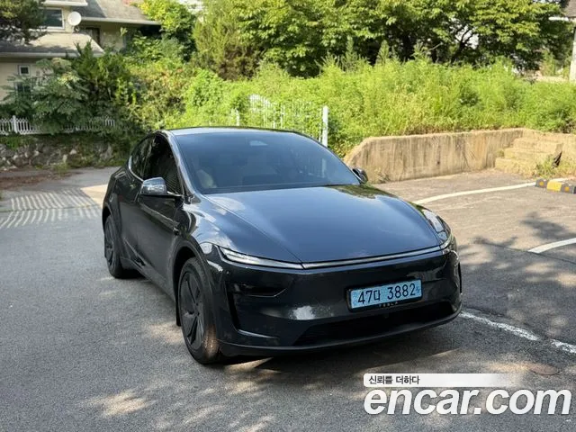 Tesla Model Y — Фото автомобиля 3