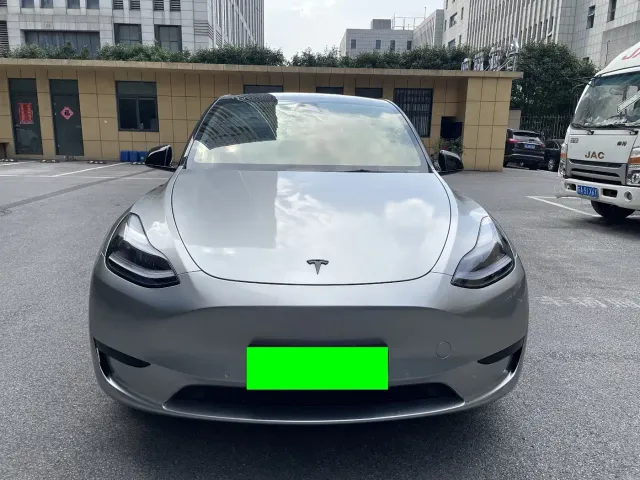 Tesla Model Y — Фото автомобиля 2