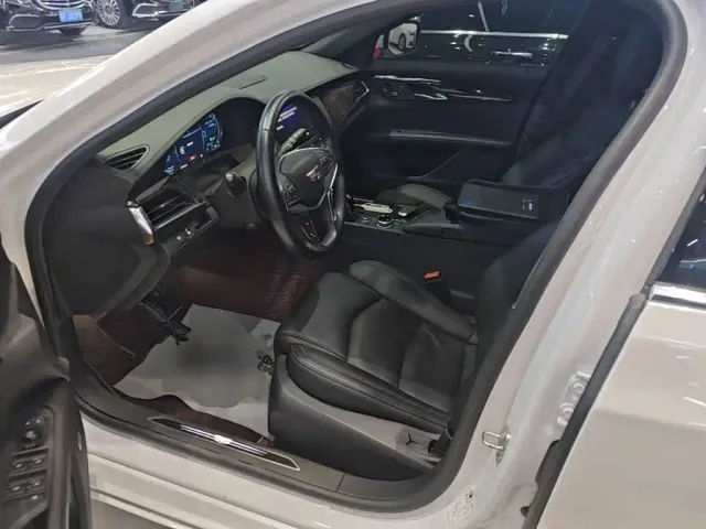 Cadillac CT6 — Фото автомобиля 10