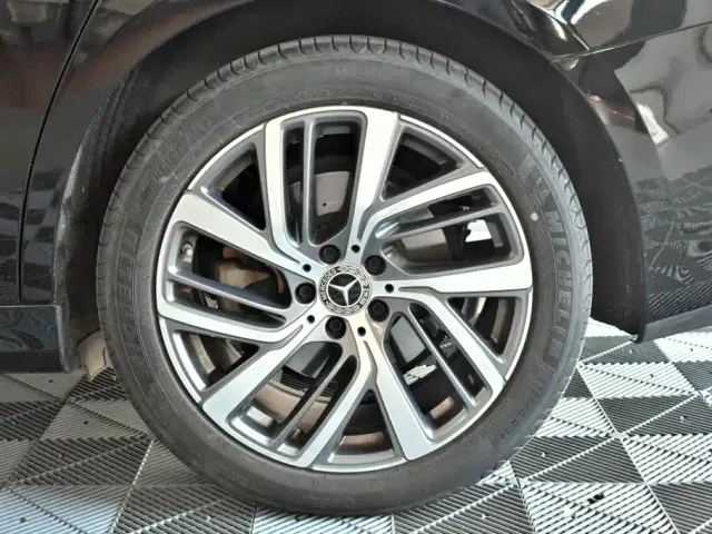Mercedes-Benz E-Class — Фото автомобиля 14