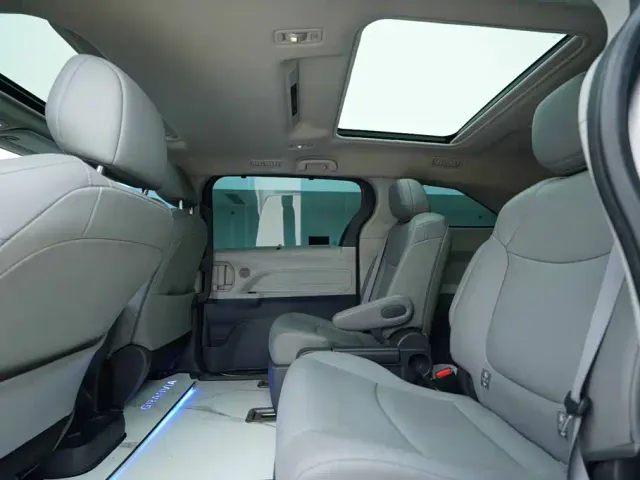 Toyota Granvia — Фото автомобиля 19