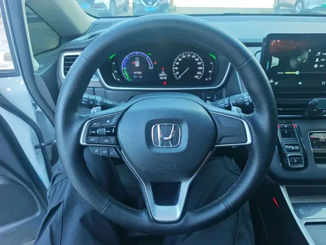 Honda Odyssey — Фото автомобиля 10