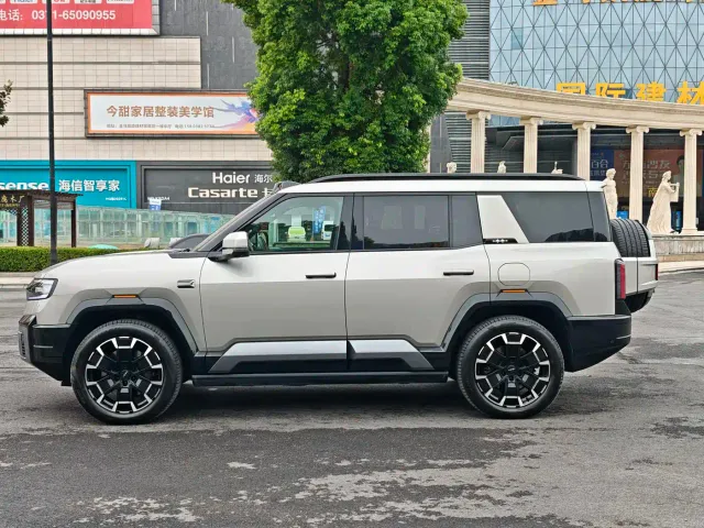 BYD FangChengBao Leopard 8 — Фото автомобиля 6