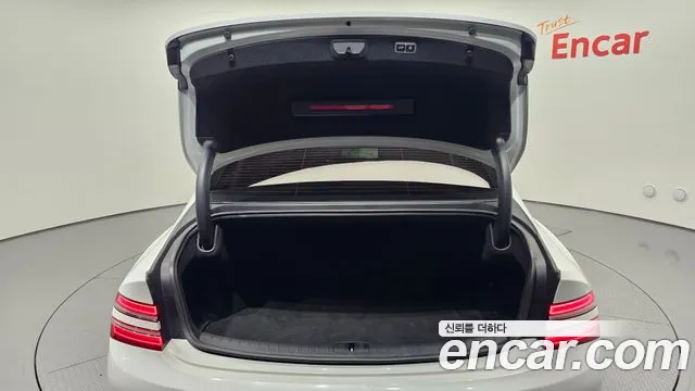 Genesis G80 Бензин 2.5 турбо AWD — Фото автомобиля 17