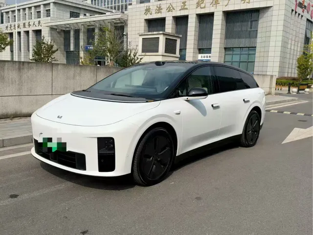 Фотография автомобиля — Li Auto i6
