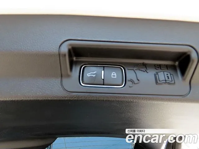 Ford Explorer — Фото автомобиля 15
