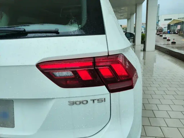 Volkswagen Tiguan L — Фото автомобиля 7