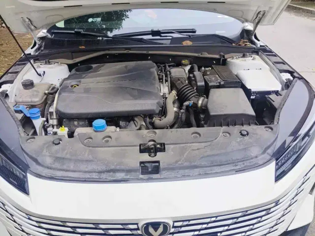 Changan Eado — Фото автомобиля 3