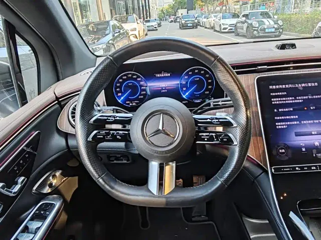 Mercedes-Benz EQE SUV — Фото автомобиля 4