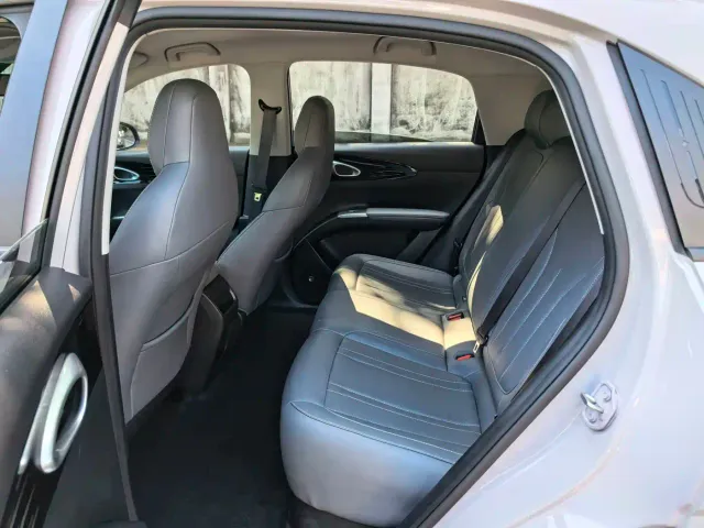 Geely Starry Wish — Фото автомобиля 10