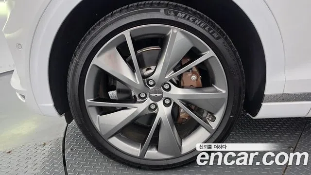 Genesis GV70 — Фото автомобиля 5