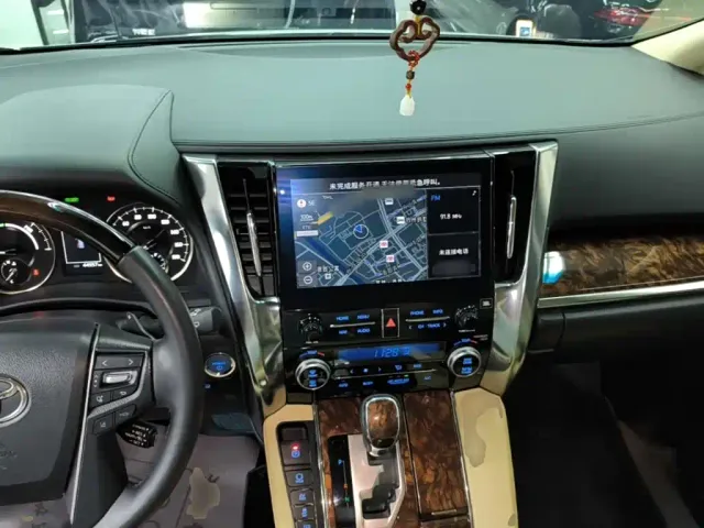 Toyota Alphard — Фото автомобиля 9