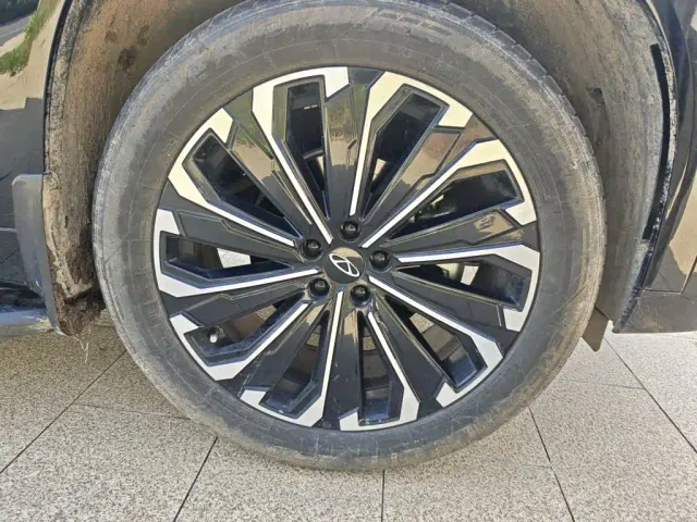 Chery Tiggo 9 — Фото автомобиля 24