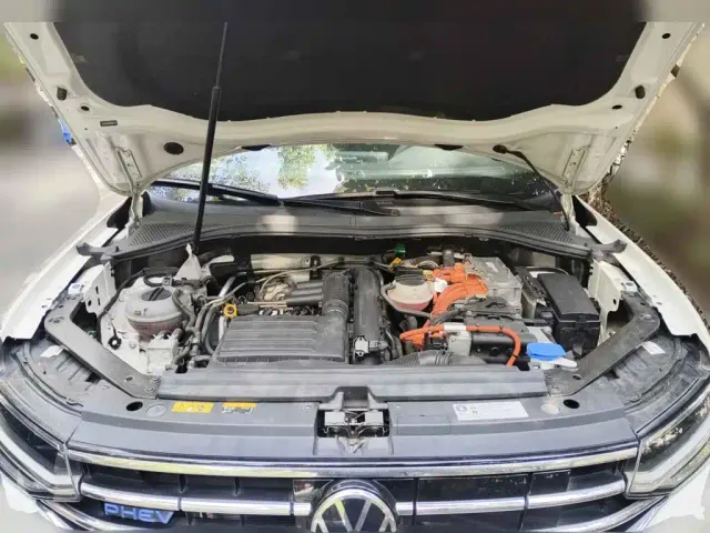Volkswagen Tiguan L PHEV — Фото автомобиля 3