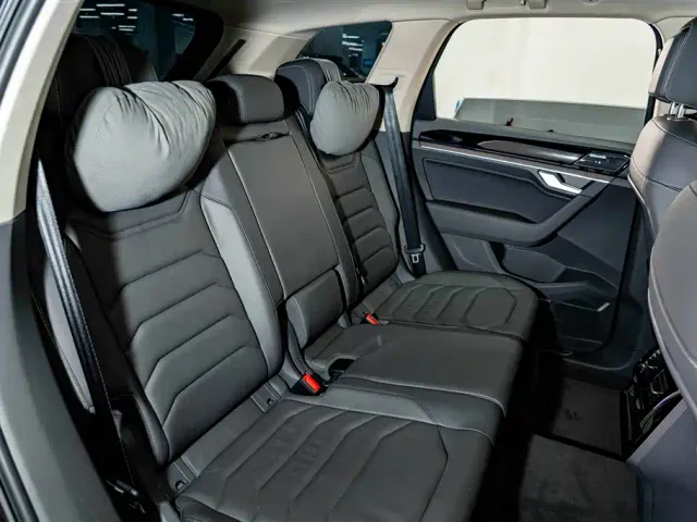 Volkswagen Touareg — Фото автомобиля 24
