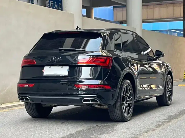 Audi Q5L — Фото автомобиля 5