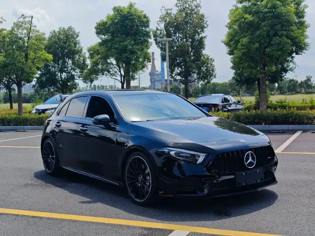 Mercedes-Benz Mercedes-Benz A-Class AMG (Import) 2022 AMG A 35 4MATIC — Фото автомобиля 3