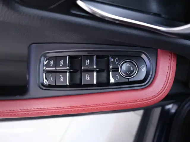 Porsche Macan — Фото автомобиля 18