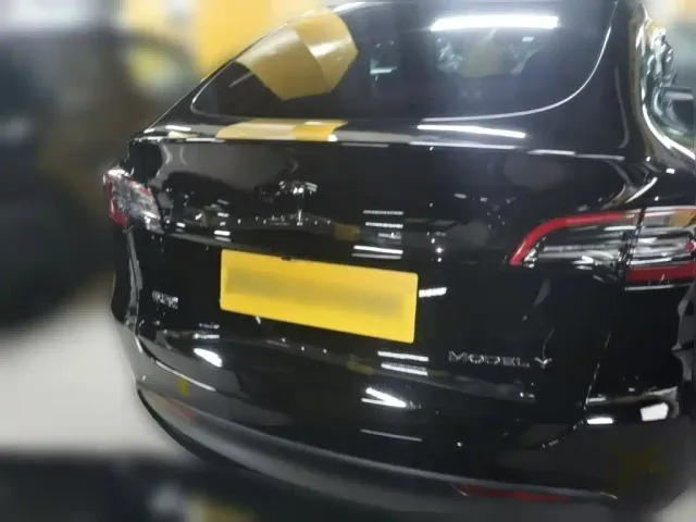 Tesla Model Y — Фото автомобиля 7