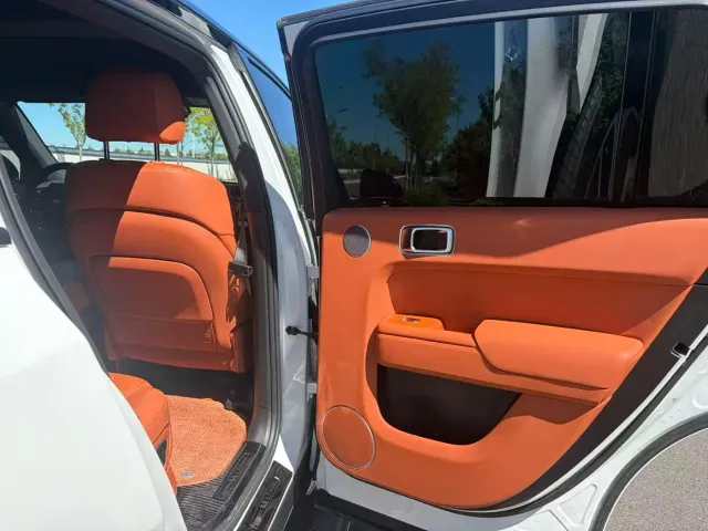 Li Auto L7 — Фото автомобиля 14