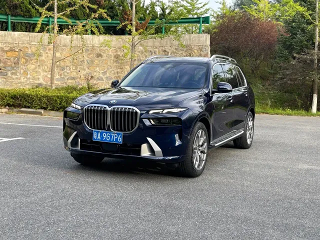 Фотография автомобиля — BMW X7