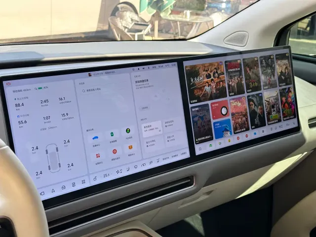 Li Auto i8 — Фото автомобиля 12