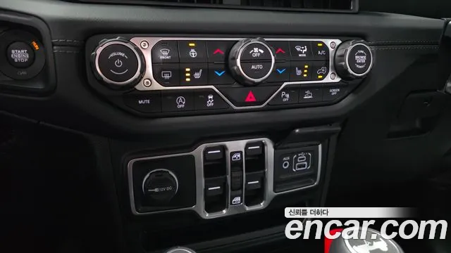 Jeep Wrangler JL — Фото автомобиля 25