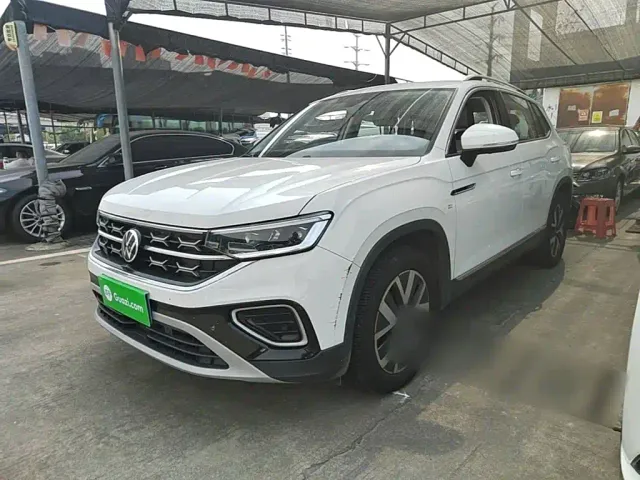 Фотография автомобиля — Volkswagen Tayron