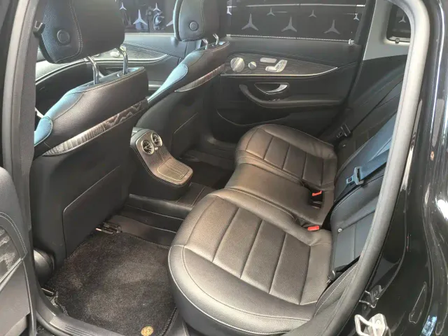 Mercedes-Benz E-Class — Фото автомобиля 17