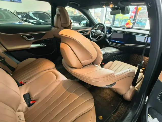 Mercedes-Benz E-Class — Фото автомобиля 17
