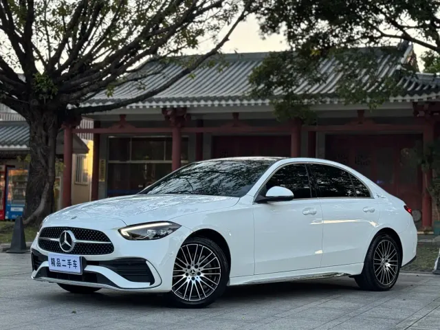 Фотография автомобиля — Mercedes-Benz C-Class