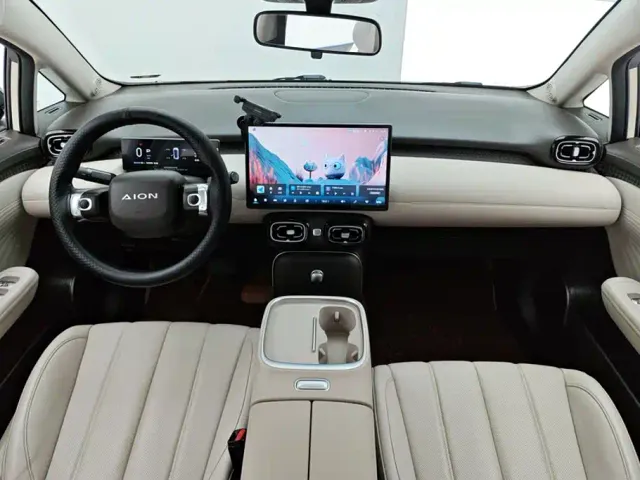 GAC Aion UT — Фото автомобиля 12